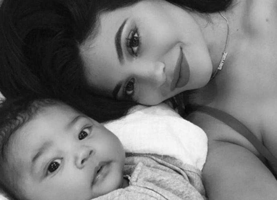 Las fotos que Kylie Jenner tuvo que borrar de su hija Stormi Webster