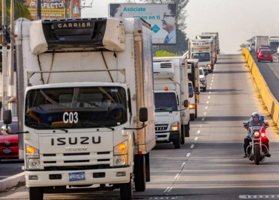 FOTOS: Así fue el traslado de 34 mil vacunas donadas por El Salvador