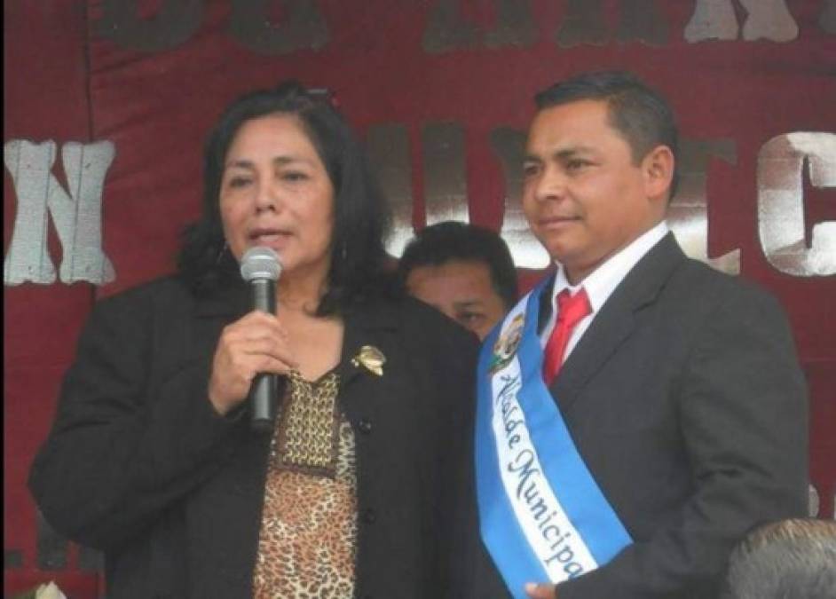 Consternación en velorio del alcalde José Lorenzo 'Lenchito' Bejarano (FOTOS)