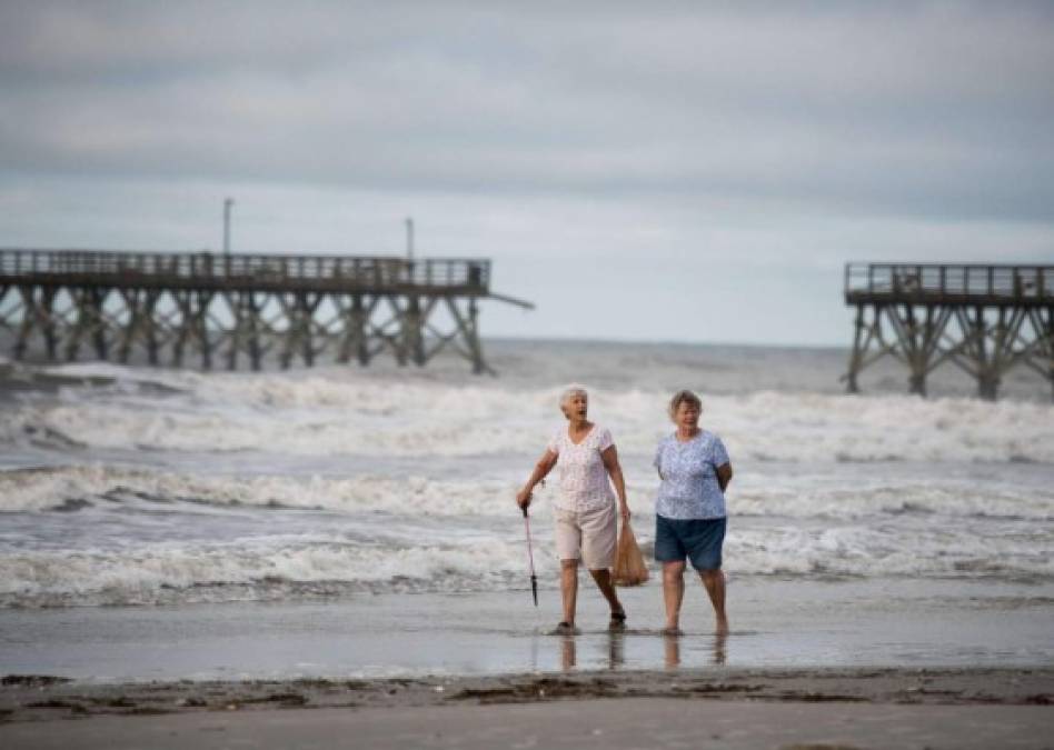 Isaías azota Carolina del Norte y hay riesgo de inundaciones mortales