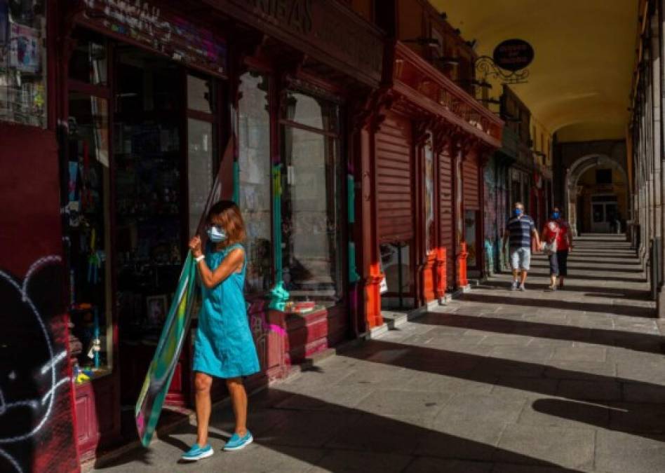 Restaurantes y discotecas en España piden 'socorro' por el coronavirus (FOTOS)  