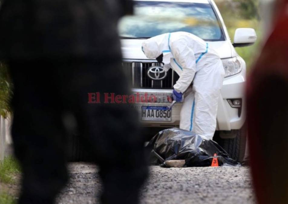 Mujer acusada del asesinato de su esposo se quebró en llanto en la escena del crimen (Fotos)