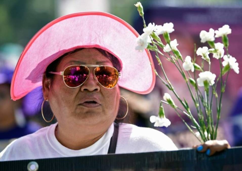'Lucha y no fiesta': Las protestas en el Día de las Madres en México