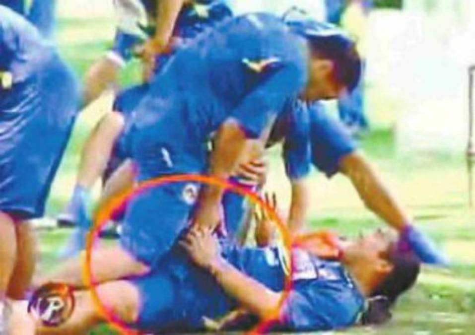 Fotos: Futbolistas que han puesto en entredicho su sexualidad con comprometedores momentos