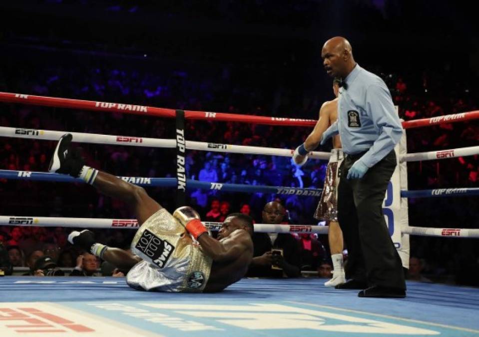 'Honduras, esto es para ti': Así se coronó Teófimo López campeón mundial de peso ligero