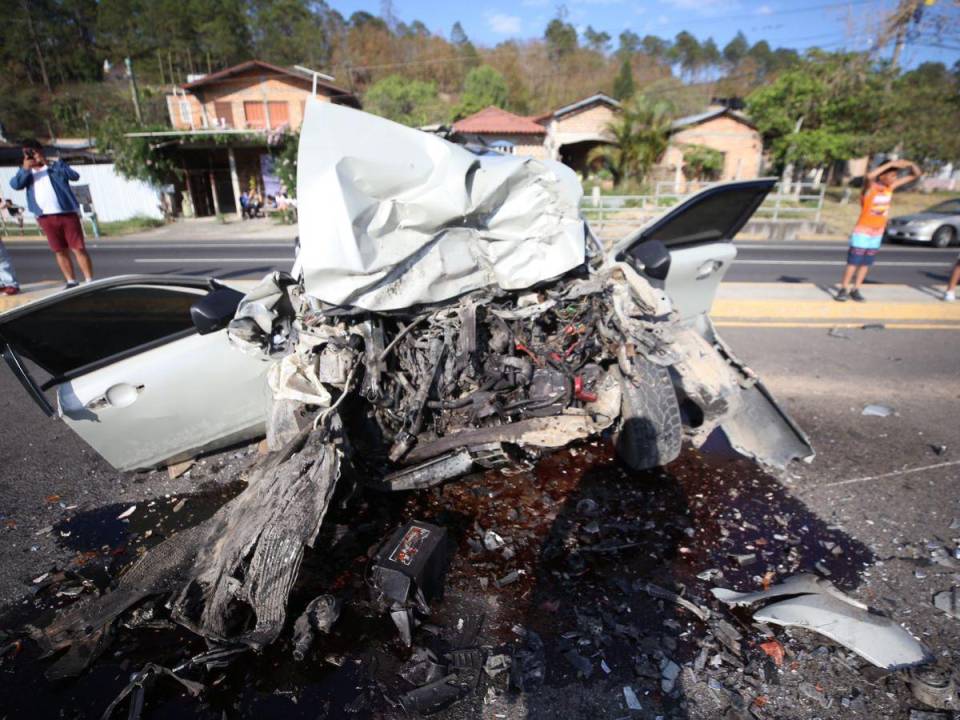 Un grave accidente ocurrido en la tarde de este sábado en la carretera CA-5, a la altura de Zambrano, ha dejado al menos siete personas heridas.