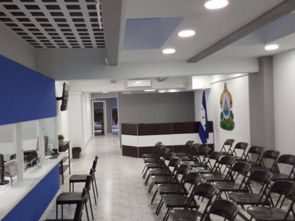 El Consulado de Honduras en Madrid atiende de lunes a viernes desde las 9:00 AM hasta las 2:00 PM.