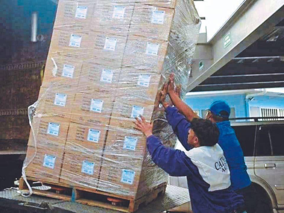 Ayer inició la distribución de medicinas en la red sanitaria.