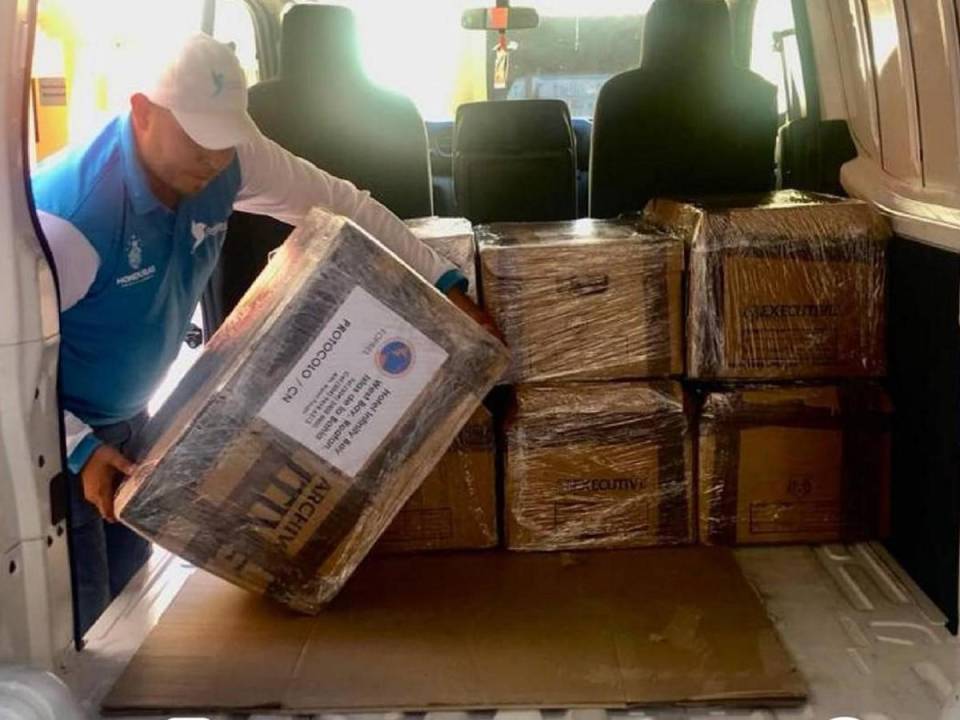 La Empresa estatal Correo Nacional de Honduras hace envíos a 192 países .