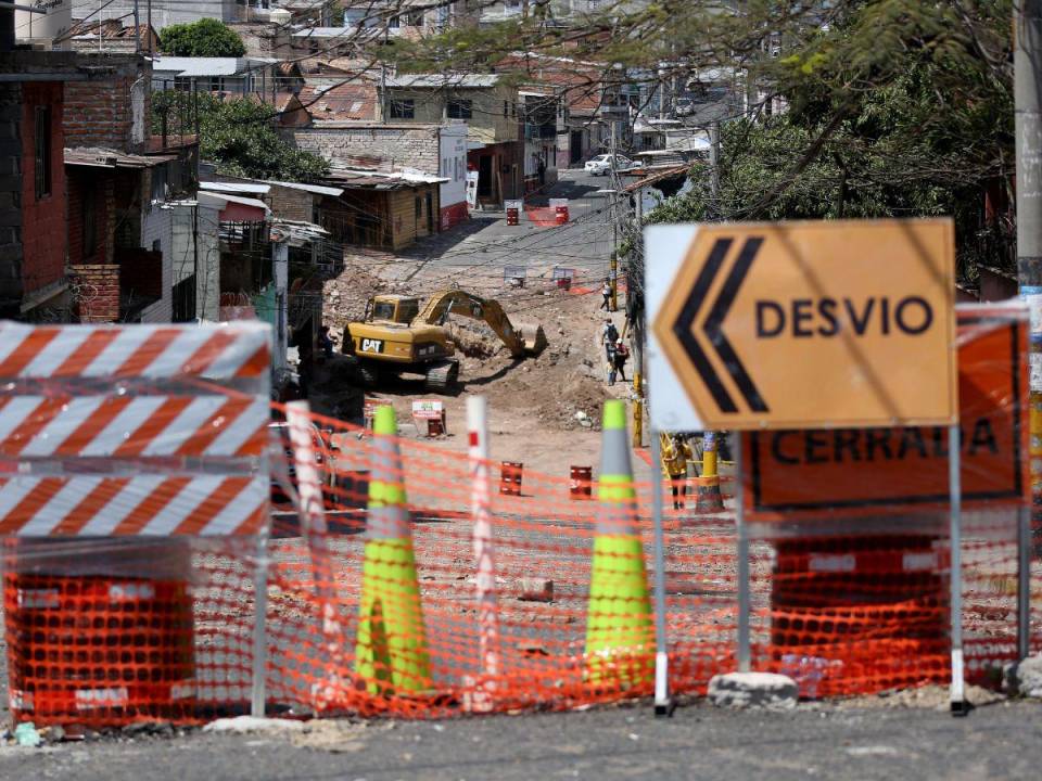 En el sector Los Jucos del barrio Morazán se realizan trabajos de mitigación.