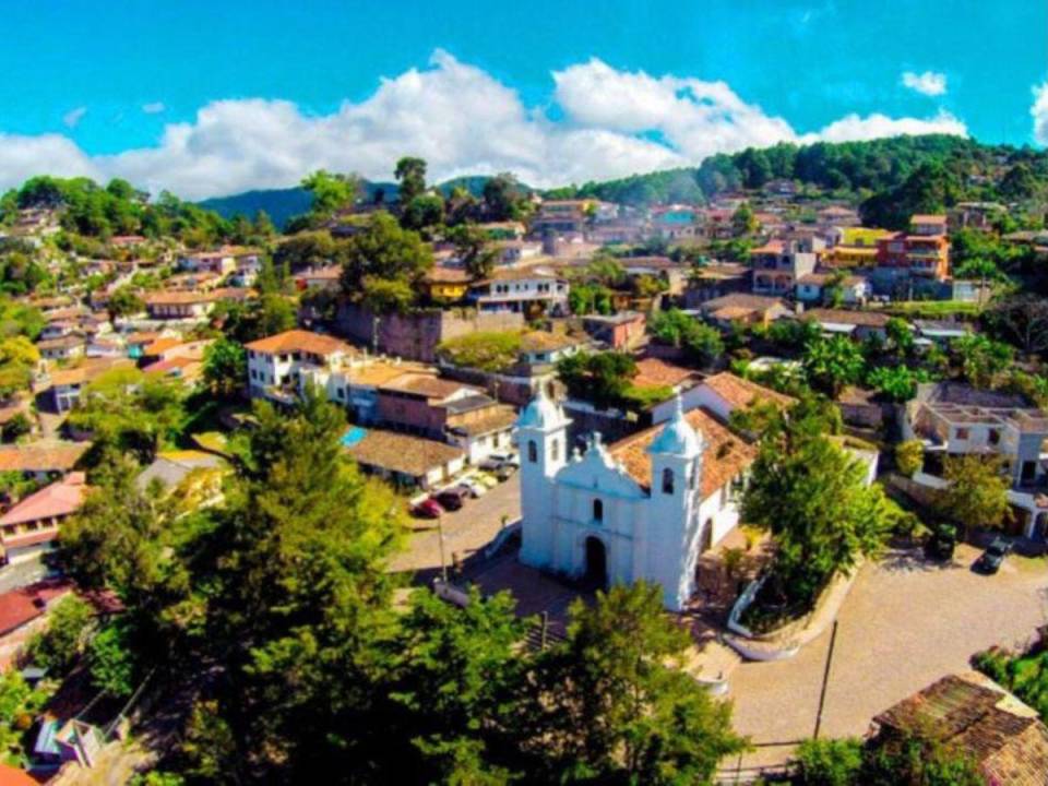 A pocos kilómetros de Tegucigalpa, Valle de Ángeles cuenta con muchos atractivos turísticos que ofrecer a sus habitantes.