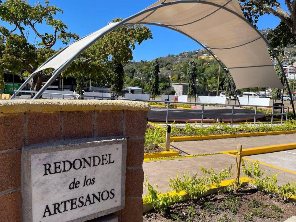Así luce el redondel de Los Artesanos con las mejoras que se realizaron, ahora este espacio será más visitado por las familias capitalinas.