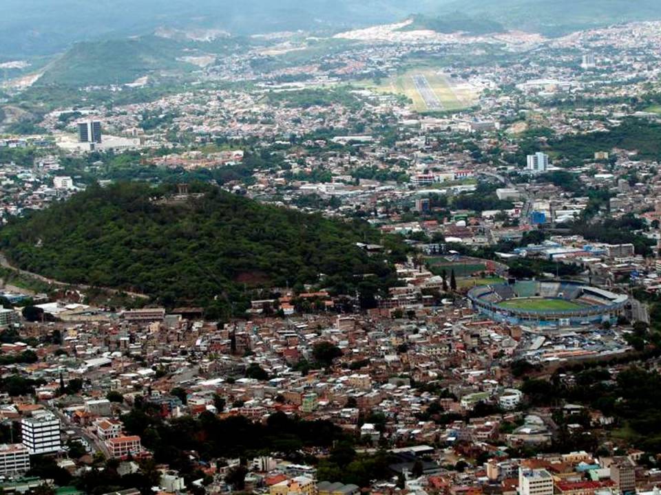 El bosque seco subtropical del valle de Tegucigalpa es el mejor conservado a pesar queno está protegido.