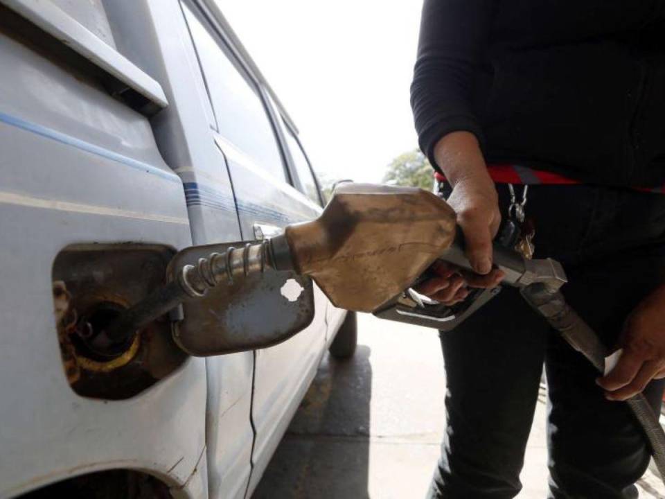 Los cinco combustibles de consumo masivo en el mercado hondureño registrarán este lunes variaciones mixtas.