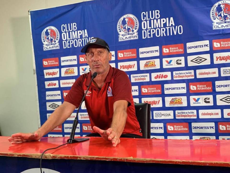 Pedro Troglio en conferencia luego de ganar ante Real España.