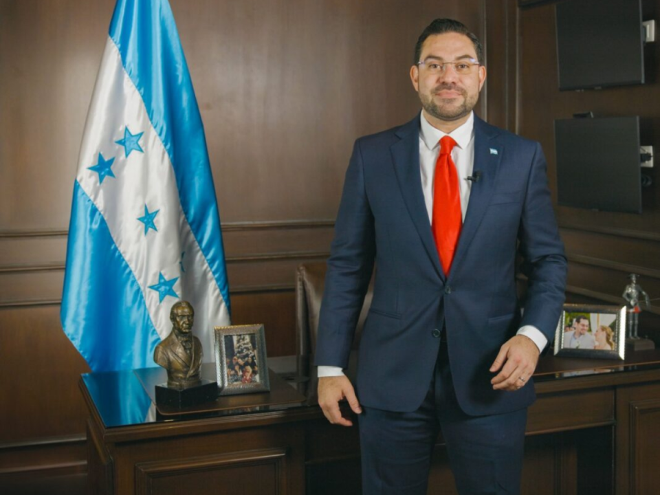 Jorge Cálix es diputado del Congreso Nacional de Honduras, representando al Partido Libertad y Refundación (Libre).