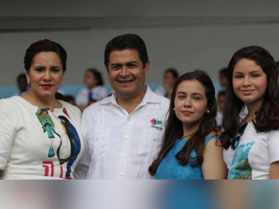 La familia del expresidente Juan Orlando Hernández se mantiene al tanto de lo acontece en cada una de las audiencias del exmandatario.