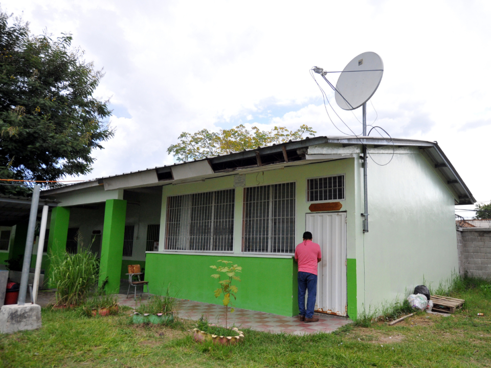 En la escuela Francisco Vélez tienen 40 computadoras, pero no cuentan con acceso a internet. En el gobierno pasado les instalaron todo el equipo para contar con la red, pero luego el Estado dejó de pagarlo.