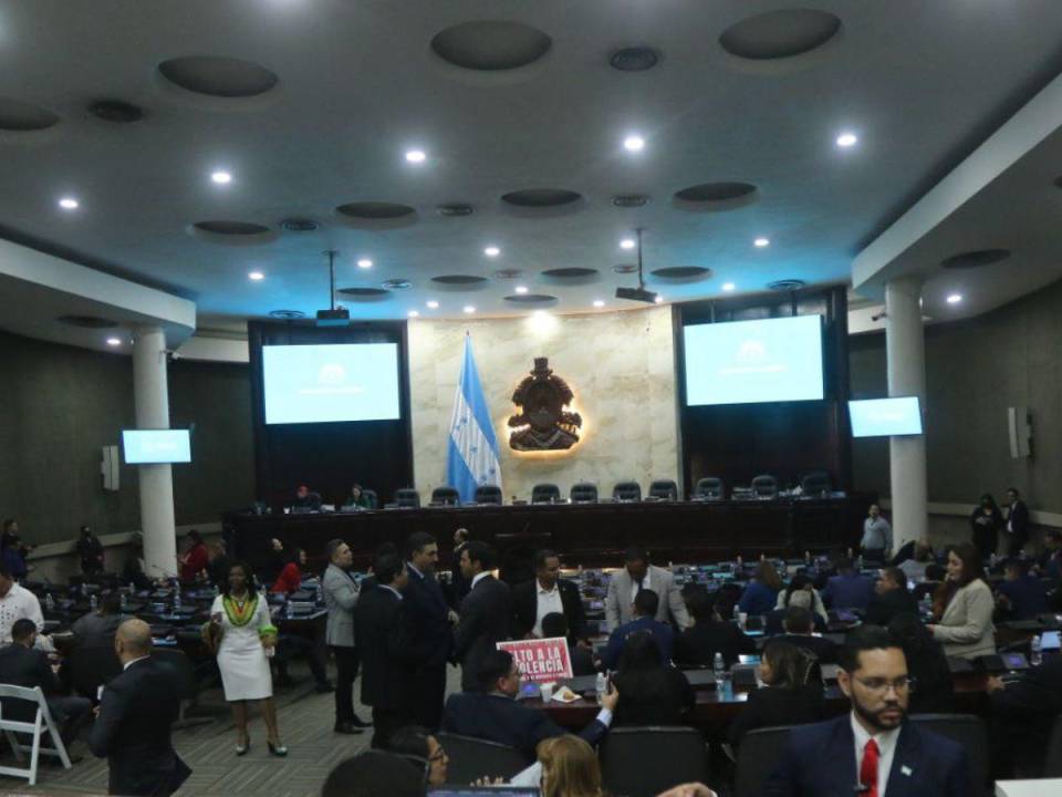 La oposición en el Congreso Nacional aseguró que se abstendrá de votar sobre los temas de la agenda legislativa.