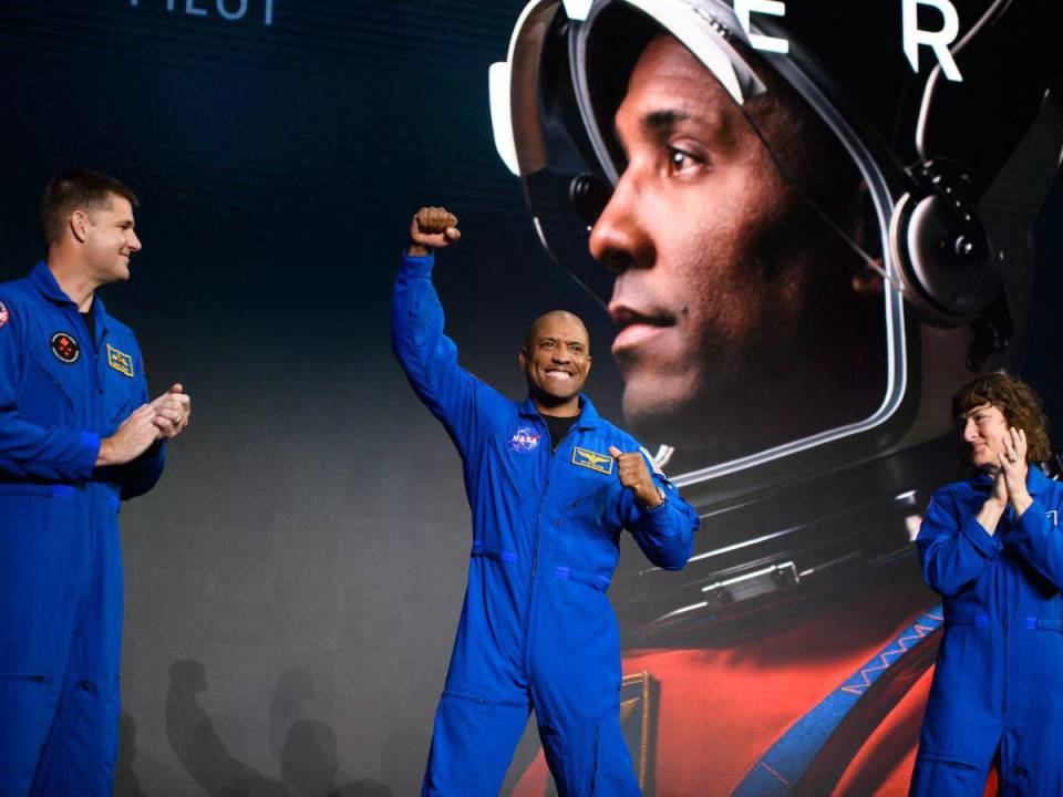 Los tres astronautas de la NASA,<b> </b>Reid Wiseman (comandante), Victor Glover (piloto, afroamericano) y Christina Koch<b>,</b> nombrados para la misión Artemis II .
