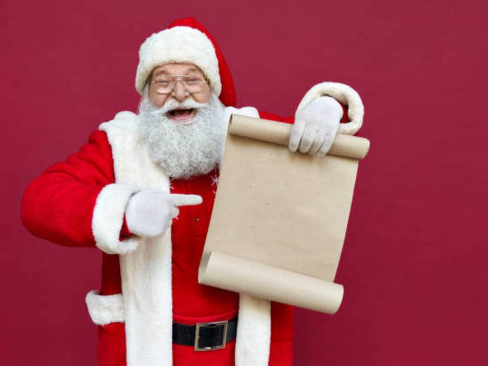 Muchas cartas fueron enviadas a Santa Claus, ahora serán leídas para cumplir los deseos más sinceros de los pequeños.