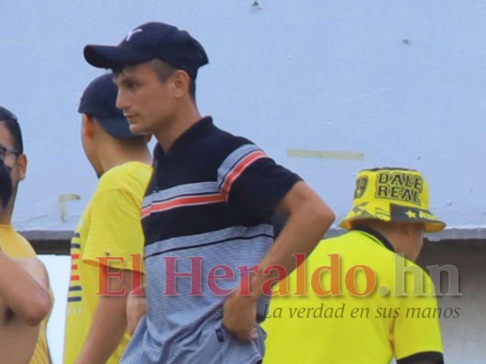 Wilson Pérez lanzó por las gradas del Estadio Olímpico a una oficial de policía, por lo que era buscado.