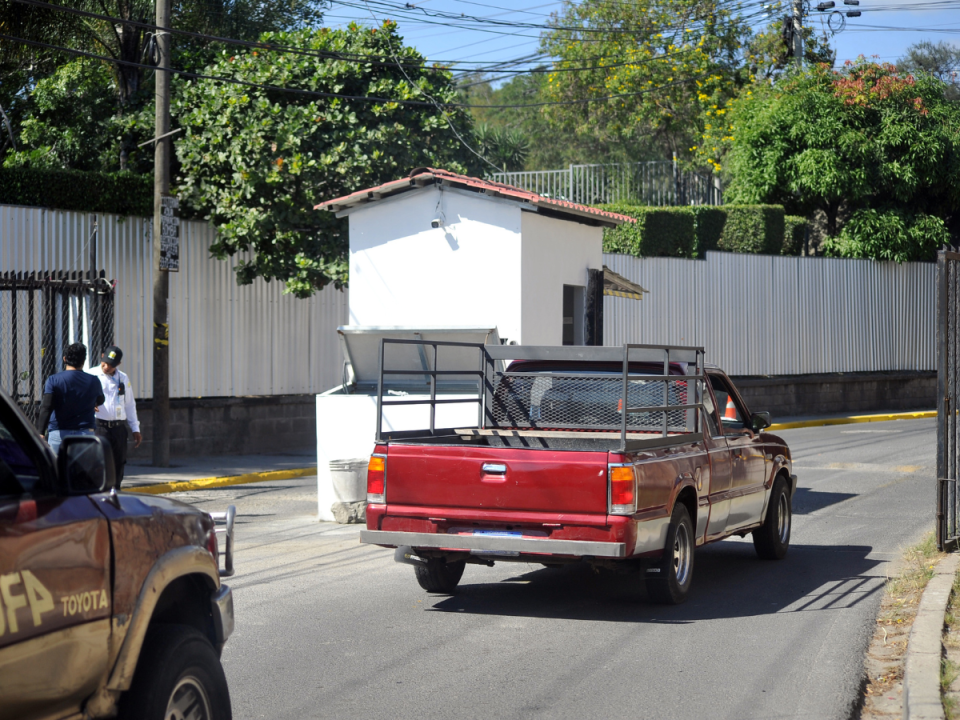 Un total de 12 portones de Barrio + Seguro en tres colonias fueron abiertos, ya que los colocaron en rutas que sirven como vías de alivio; en consecuencia, esas calles no pueden estar cerradas.