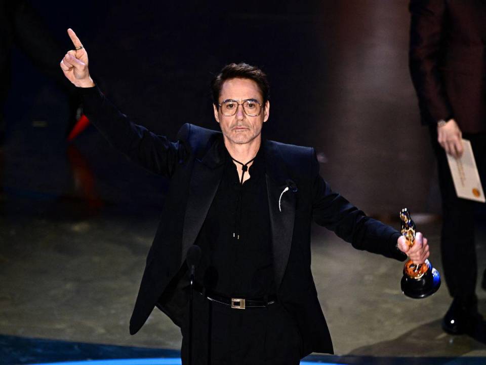Robert Downey Jr. asiste a la 96ª edición de los Premios Anuales de la Academia el 10 de marzo de 2024 en Hollywood.
