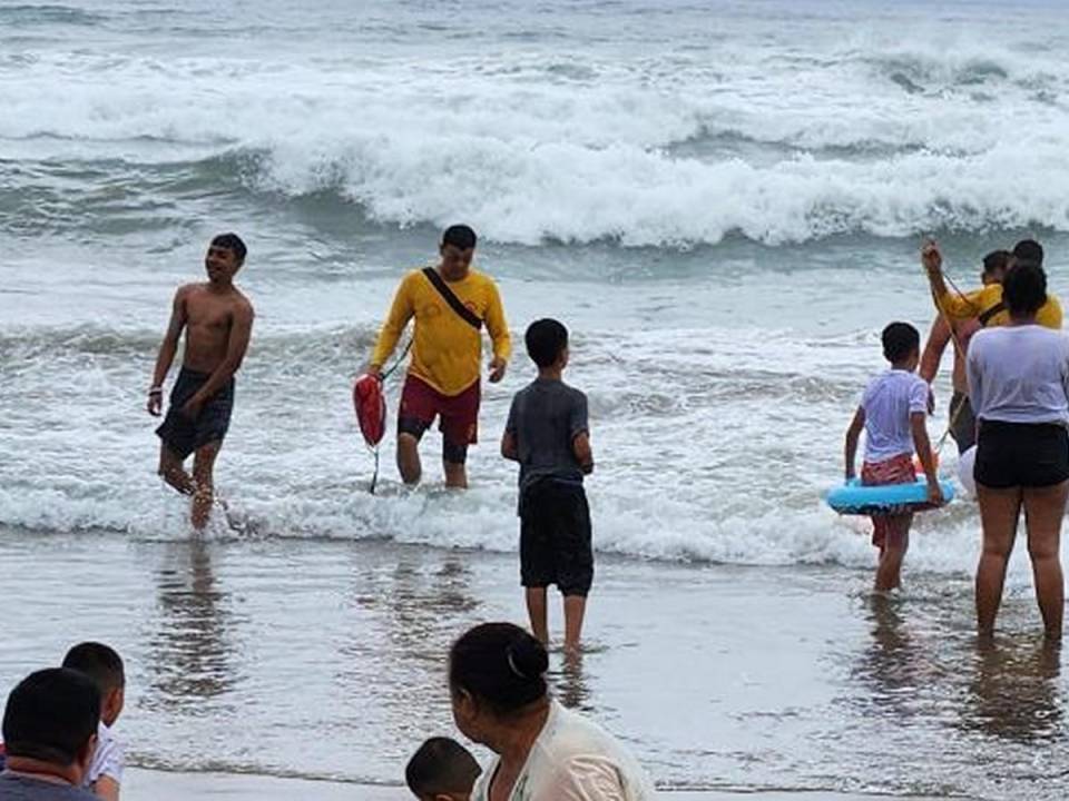 Durante nueve días, desde el sábado 23 al 31 de marzo, los entes de rescate lograron salvar la vida de 102 personas que estaban a punto de morir ahogados en playas, piscinas y ríos.