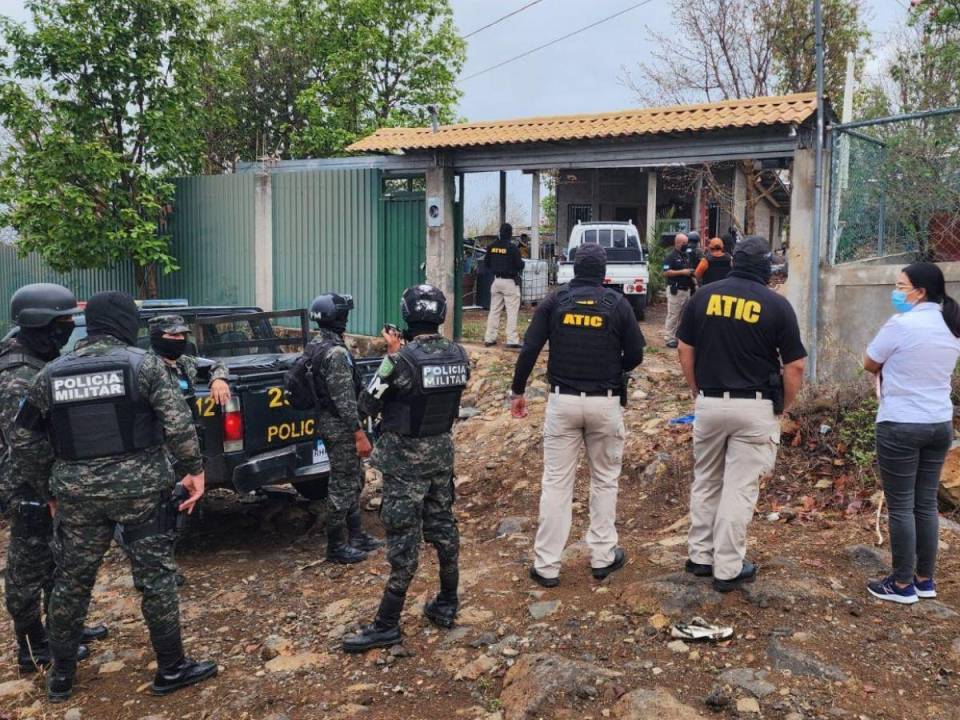 La Fiscalía y la Atic realizaron cuatro allanamientos en la colonia Santa Clara, de Comayagüela, en la capital de Honduras.