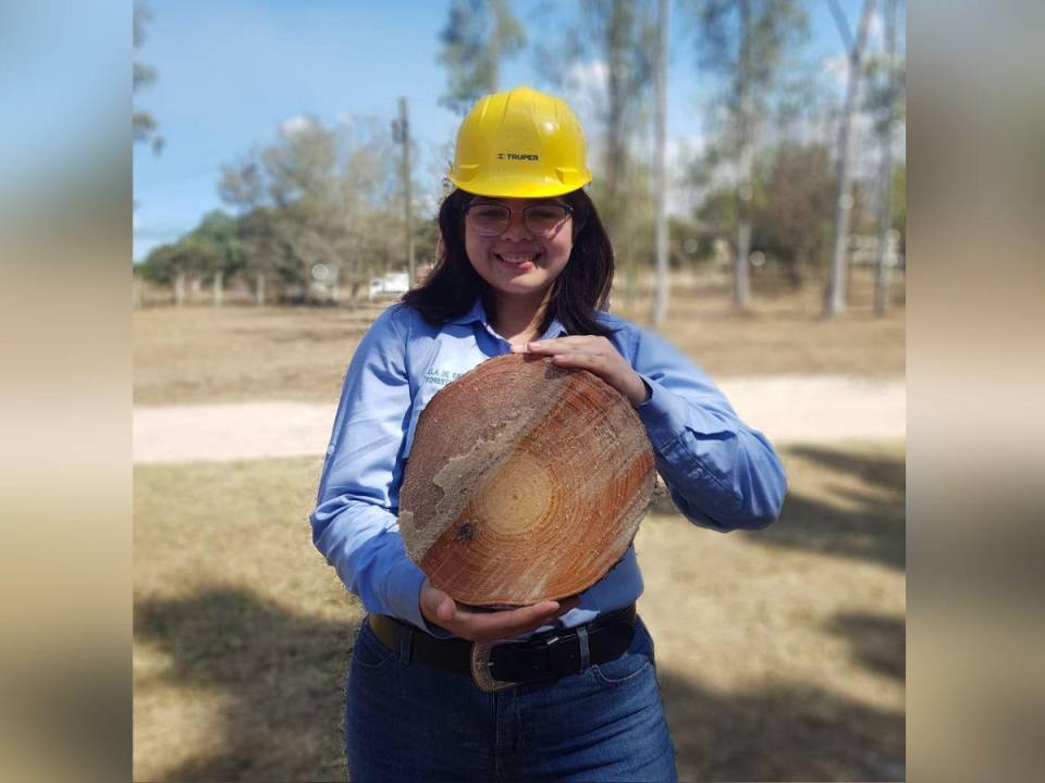 Diana Rivera desea convertirse en ingeniera forestal para poder ayudar a los grupos indígenas en las labores de cultivo.