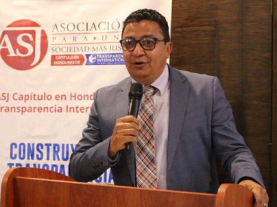 Carlos Hernández, director ejecutivo de la ASJ, lamentó que no hay austeridad en algunas instituciones del gobierno de la presidenta Xiomara Castro.