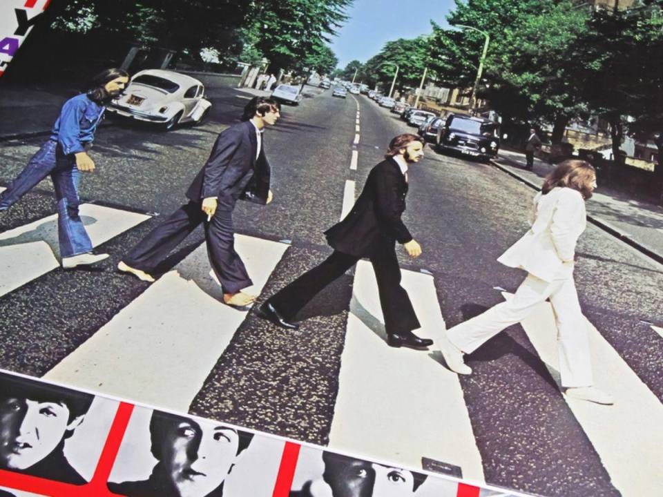 Una nueva canción de los <b>Beatles</b>, “Now and Then”, mezclada y masterizada gracias a las nuevas tecnologías, saldrá el 2 de noviembre, más de 53 años después de la separación del cuarteto, anunciaron este jueves los dos miembros vivos del legendario grupo británico, Paul McCartney y Ringo Starr.