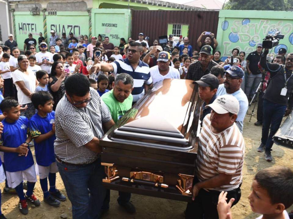 Los restos de Maynor Suazo, una de las víctimas de la tragedia del puente de Baltimore el pasado 26 de marzo, han sido repatriados a su amada Azacualpa, Santa Bárbara, en Honduras.