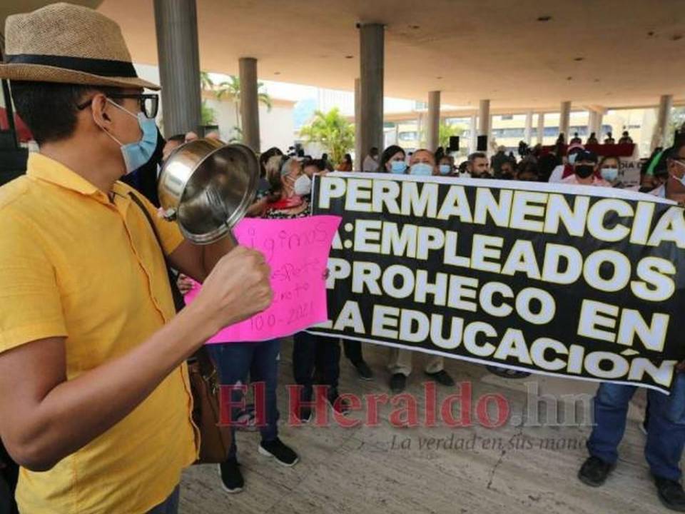 Más de 20 mil docentes a nivel nacional estaban amparados en el Decreto 100-2021.