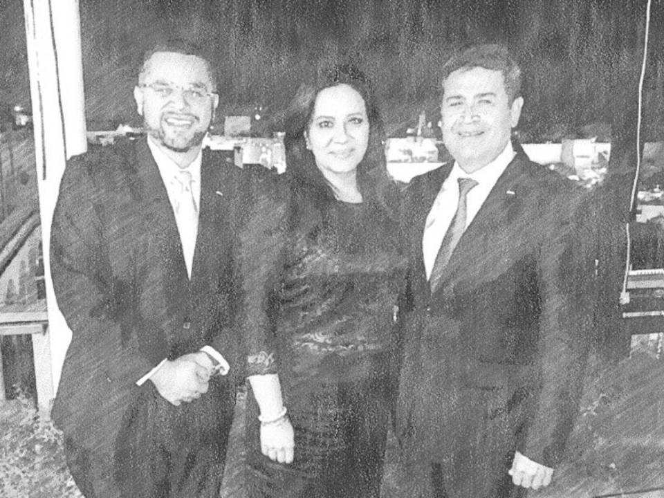 El líder nacionalista compartió una fotografía junto a la exprimera dama Ana García y el expresidente Juan Orlando Hernández.