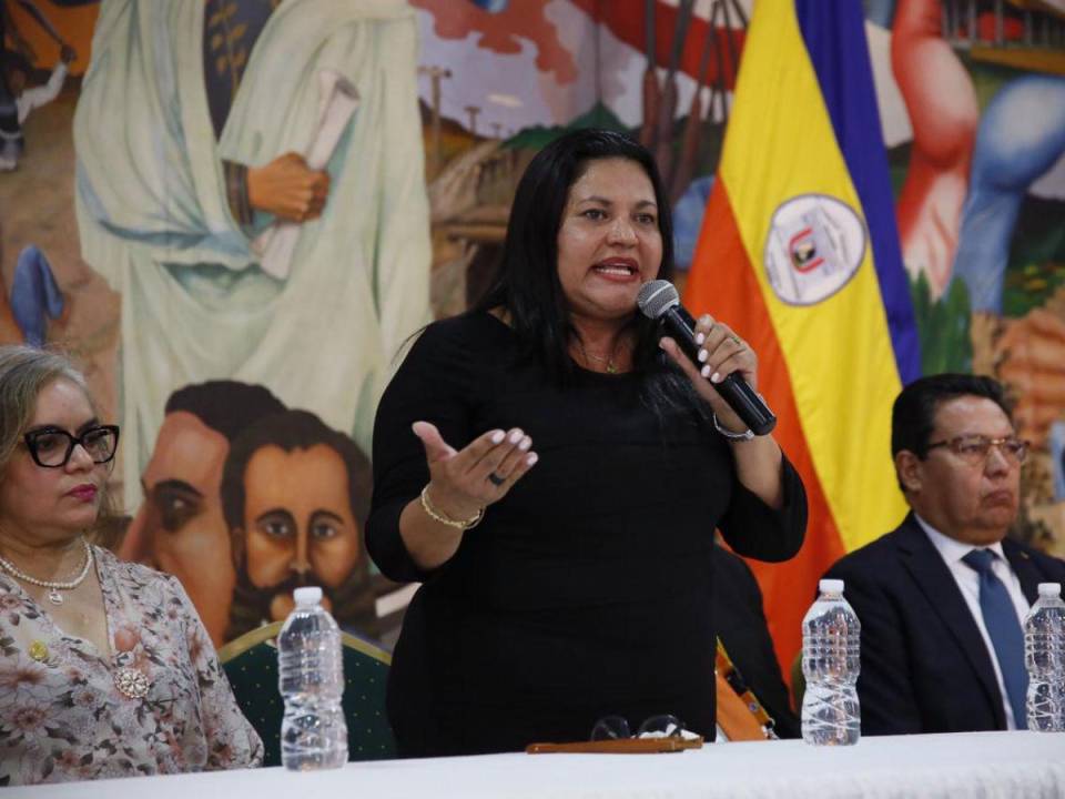 Lexy Concepción Medina es la nueva rectora de la UPNFM.