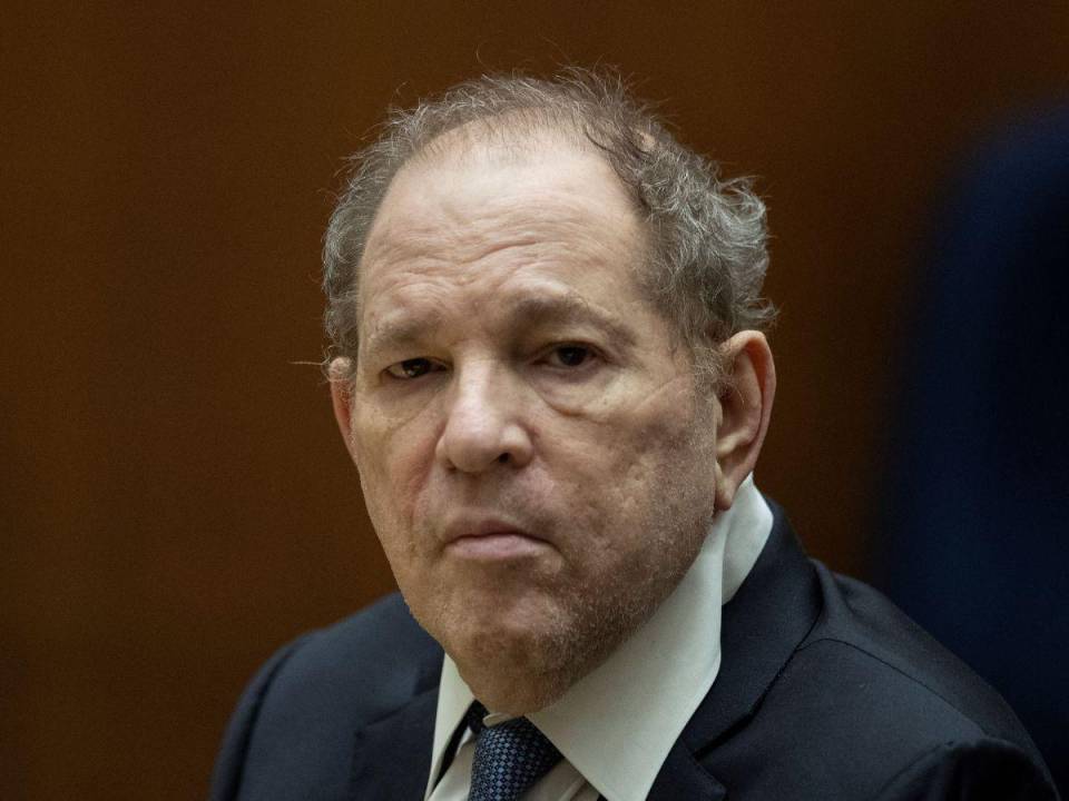 El ex productor de cine Harvey Weinstein comparece ante el tribunal en el Centro de Justicia Penal Clara Shortridge Foltz en Los Ángeles, California, el 4 de octubre de 2022.