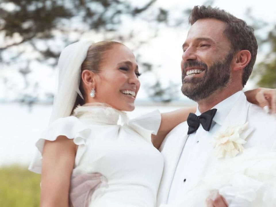 Jennifer López utilizó esta fotografía en un post de Instagram para celebrar su primer año de matrimonio con el actor Ben Affleck.