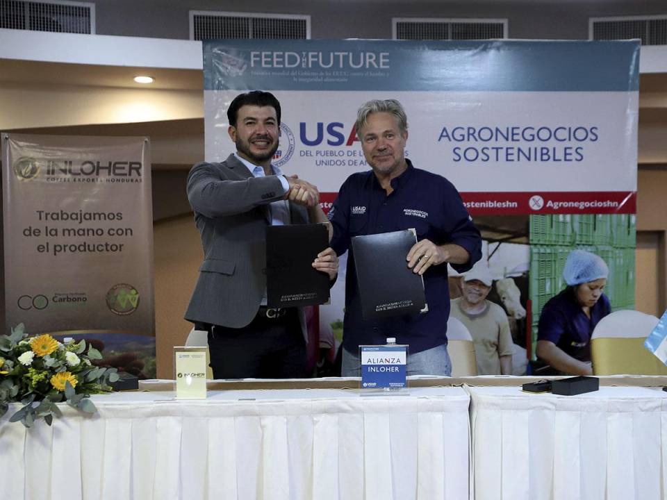 <i>Plantando el Futuro, USAID e Inloher firman alianza para el proyecto “Honduras Carbon Free”. Un compromiso con la sostenibilidad y el desarrollo económico.</i>