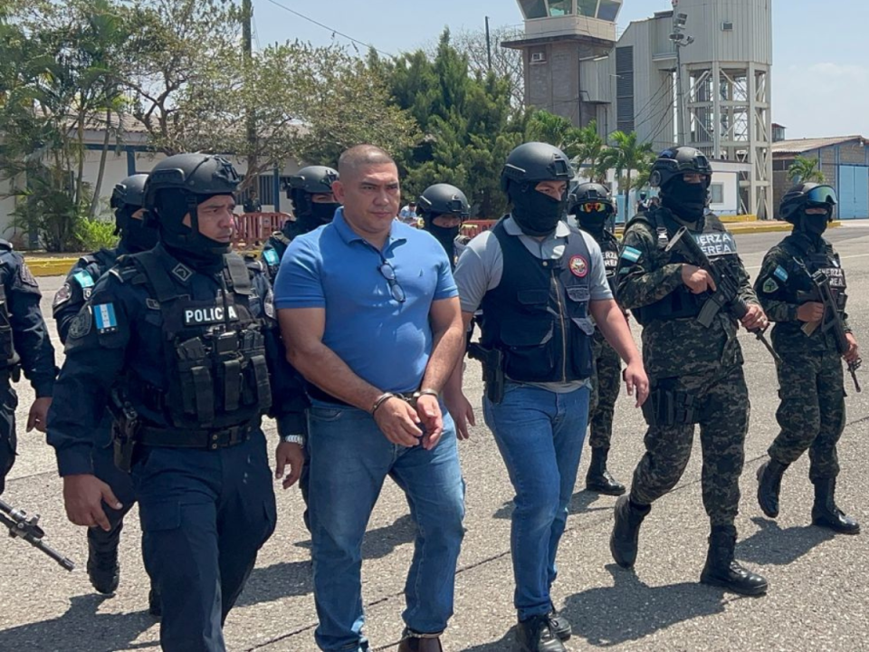 El extraditable fue trasladado a Comayagua donde agentes de la DEA lo llevaran a EUA.