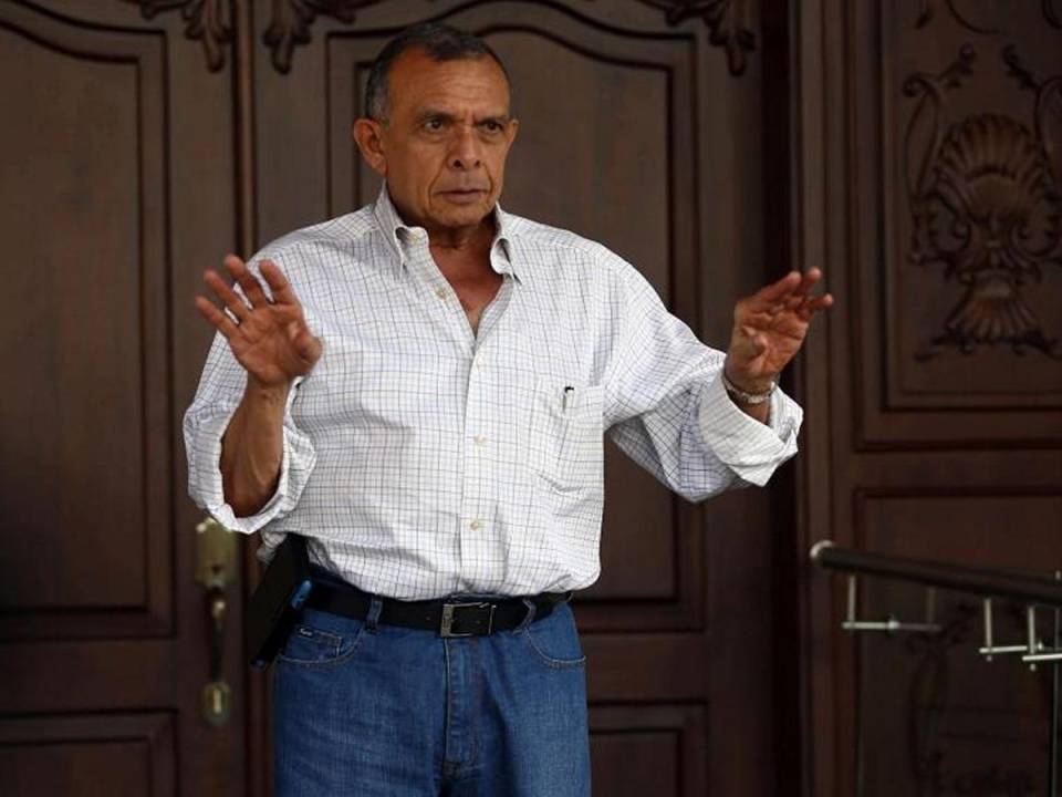 Las reacciones del expresidente hondureño surgen durante el décimo día del juicio contra su correligionario Juan Orlando Hernández.