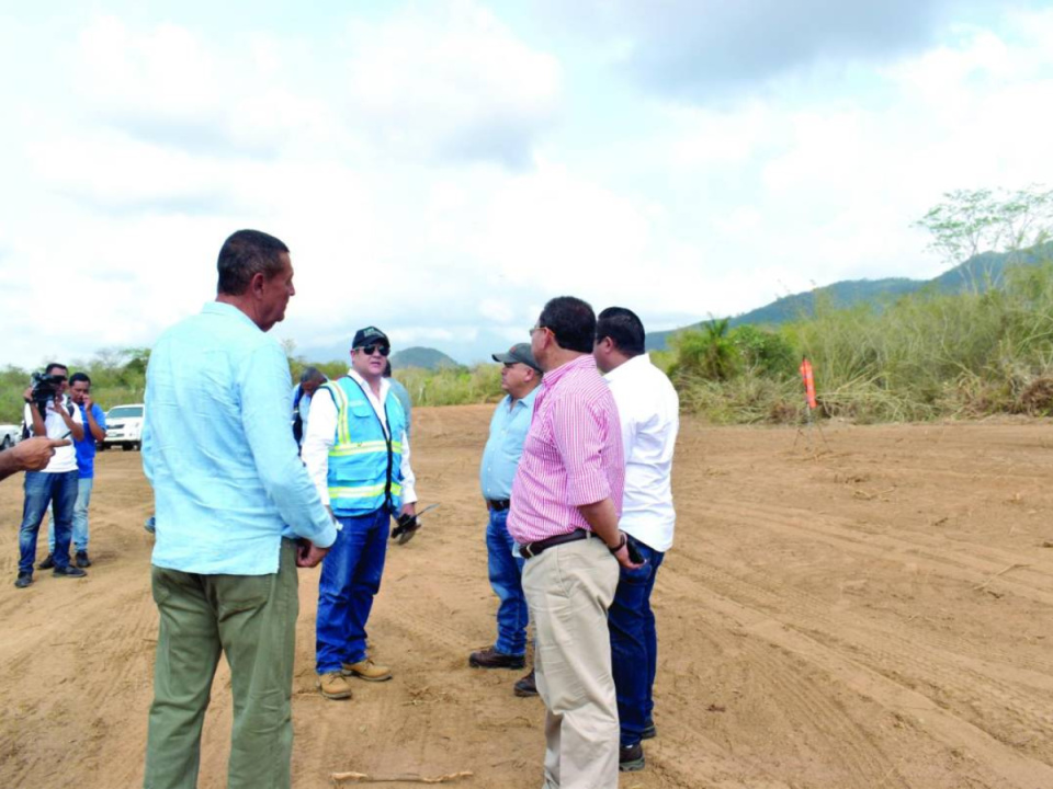 Hasta el momento se está evaluando el terreno para saber si está en condiciones de construcción.