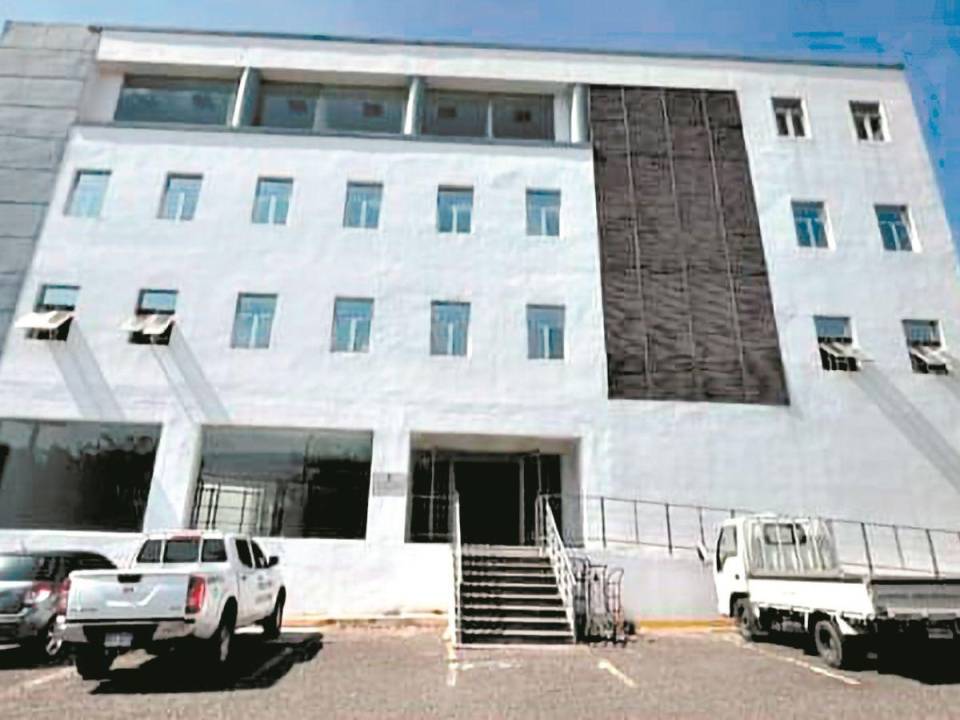 La nueva oficina de atención al público del Banhprovi se encuentra en la torre 214, avenida República de Chile, en la colonia Palmira, una cuadra antes de CIICSA, más conocido como el edificio rojo.