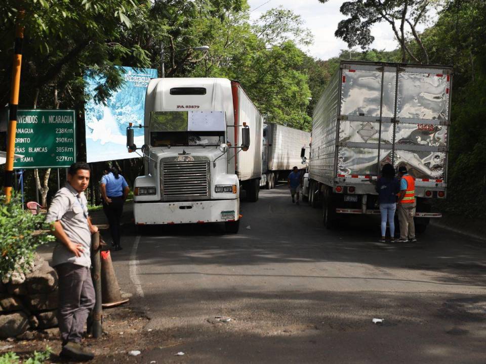 La guerra de las visas entre Honduras y Costa Rica está teniendo efectos negativos para los trabajadores del transporte y el comercio.