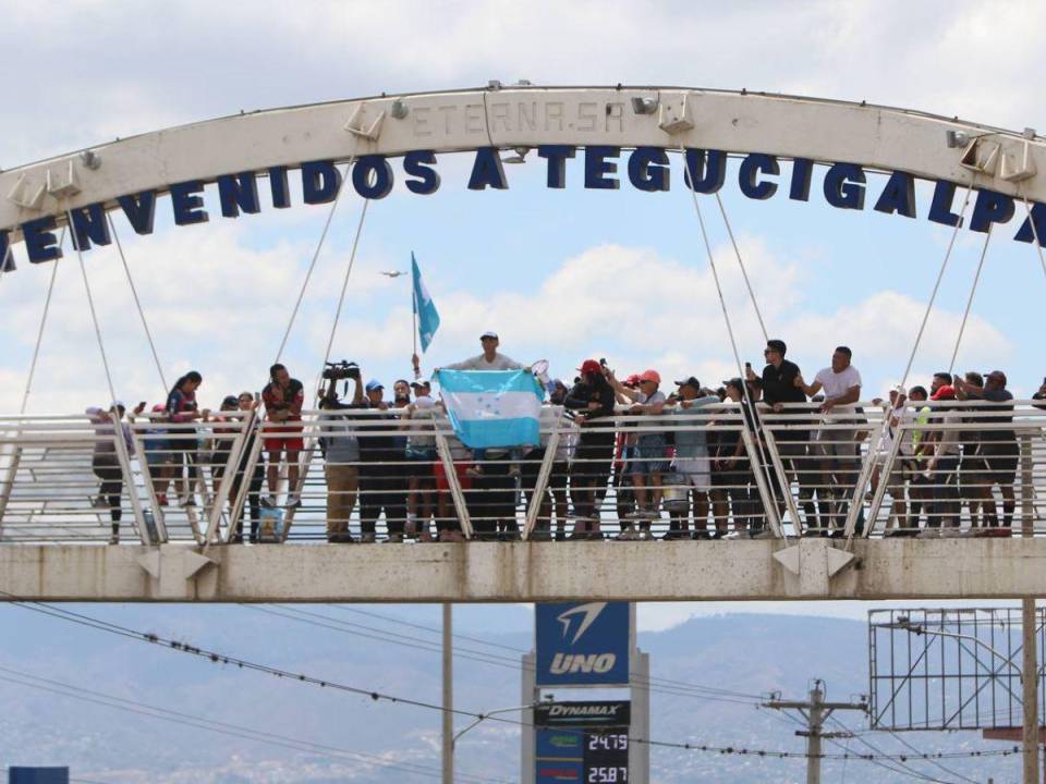 El recorrido de Shin Fujiyama ha tenido el acompañamiento del pueblo hondureño, elementos de la Policía Nacional y youtuberes.