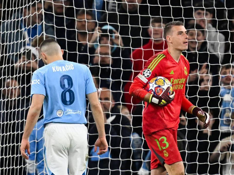 Con dos atajadas de Lunin, el Real Madrid dejó en el camino al actual campeón y se instaló en semifinales.