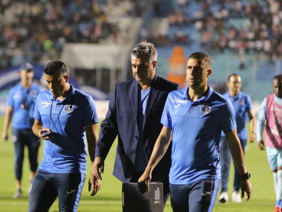 Diego Vázquez ha sido el principal blanco de críticas por parte de la afición azul tras la eliminación ante Olimpia.
