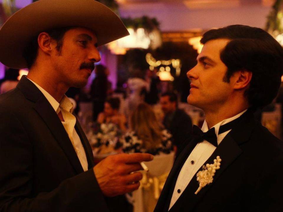 MGM+ apuesta por “The Westies”, una serie que combina la acción de “Narcos” con la estética de “Peaky Blinders”.