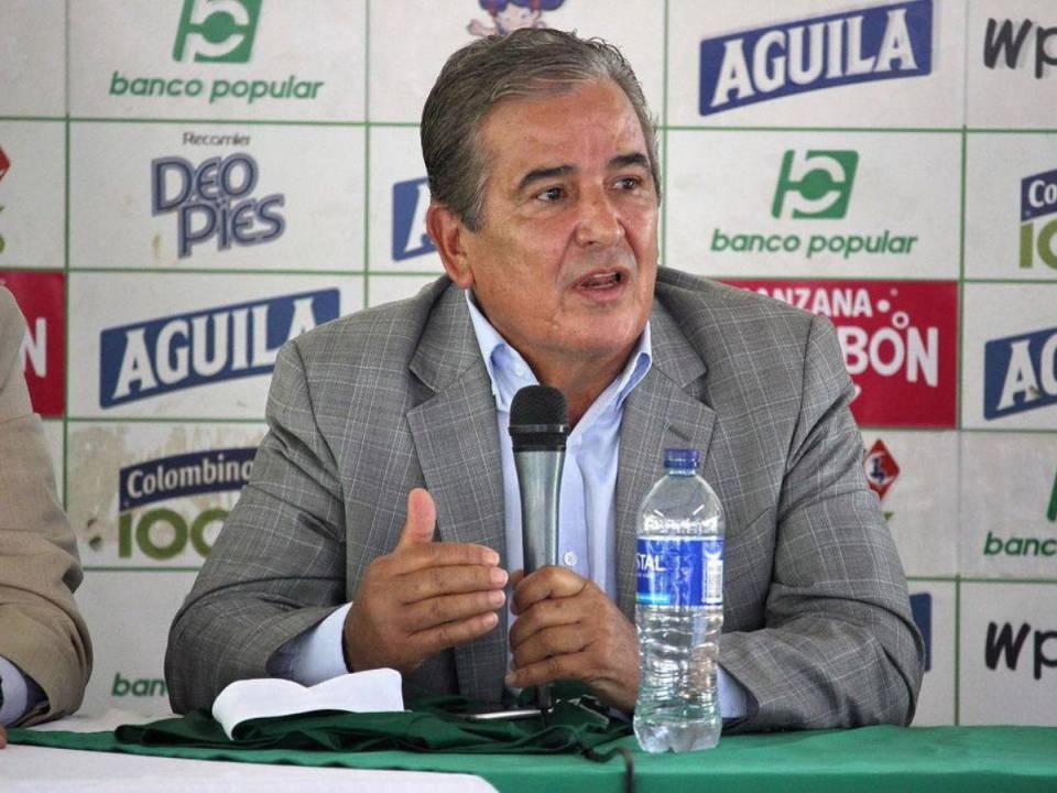 En 2021, Jorge Luis Pinto fue una de las opciones en la agenda de la Fenafuth para hacerse cargo de la Selección de Honduras.